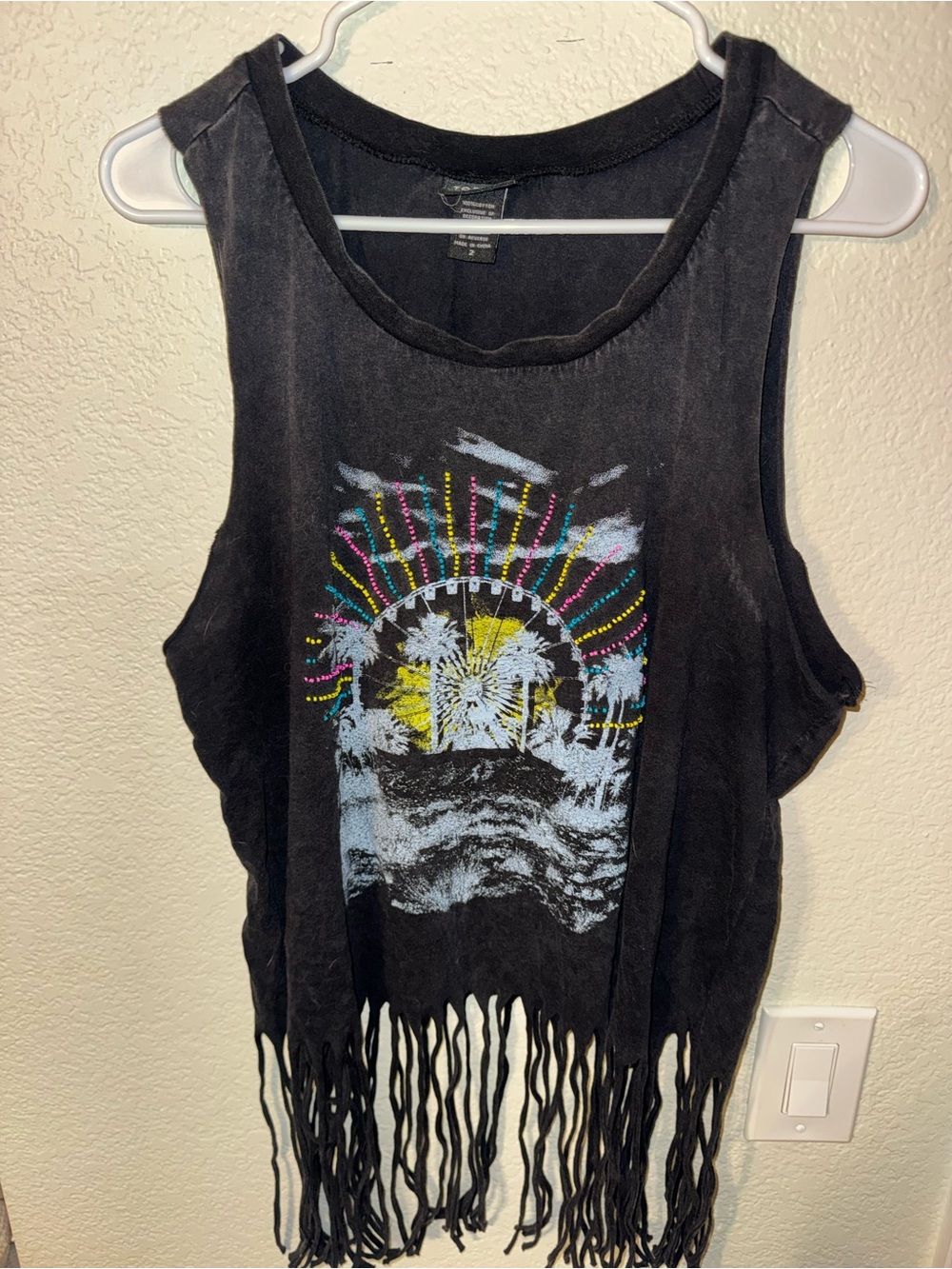 torrid Black Sleeveless Graphic Tank with Neon Sunburst